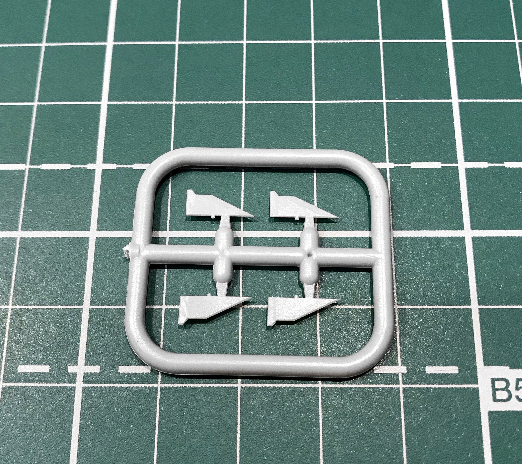 Modelsvit 72053 Plastic model aicraft kit Scale 1:72 Mirage 4000 w/Weapons