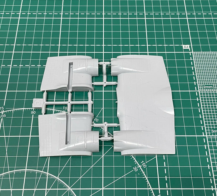 Grumman UF-2 Albatross Seaplane, Aircraft Model Kit Scale 1:72 SOVA-M SVM 72027