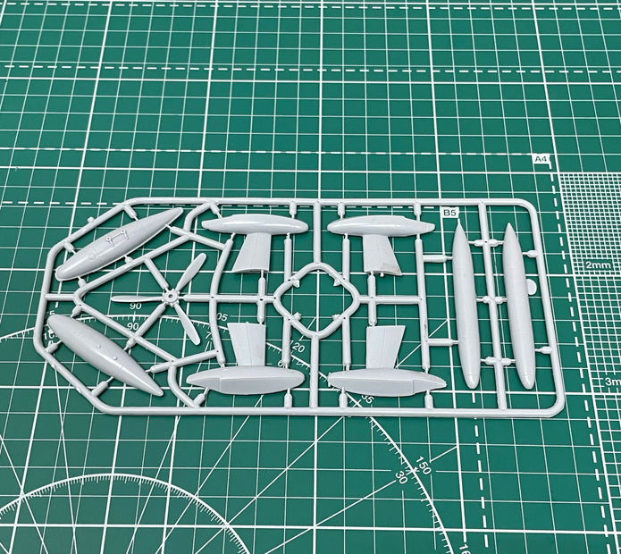 Grumman UF-2 Albatross Seaplane, Aircraft Model Kit Scale 1:72 SOVA-M SVM 72027