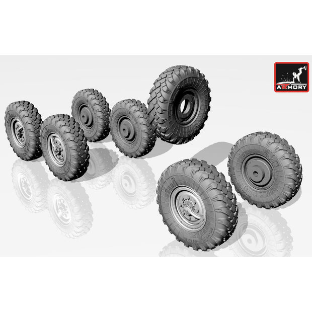 1/72 ZiL-131 wheels w/ M-93 tires Scale 1:72 Armory Models AR AC7257