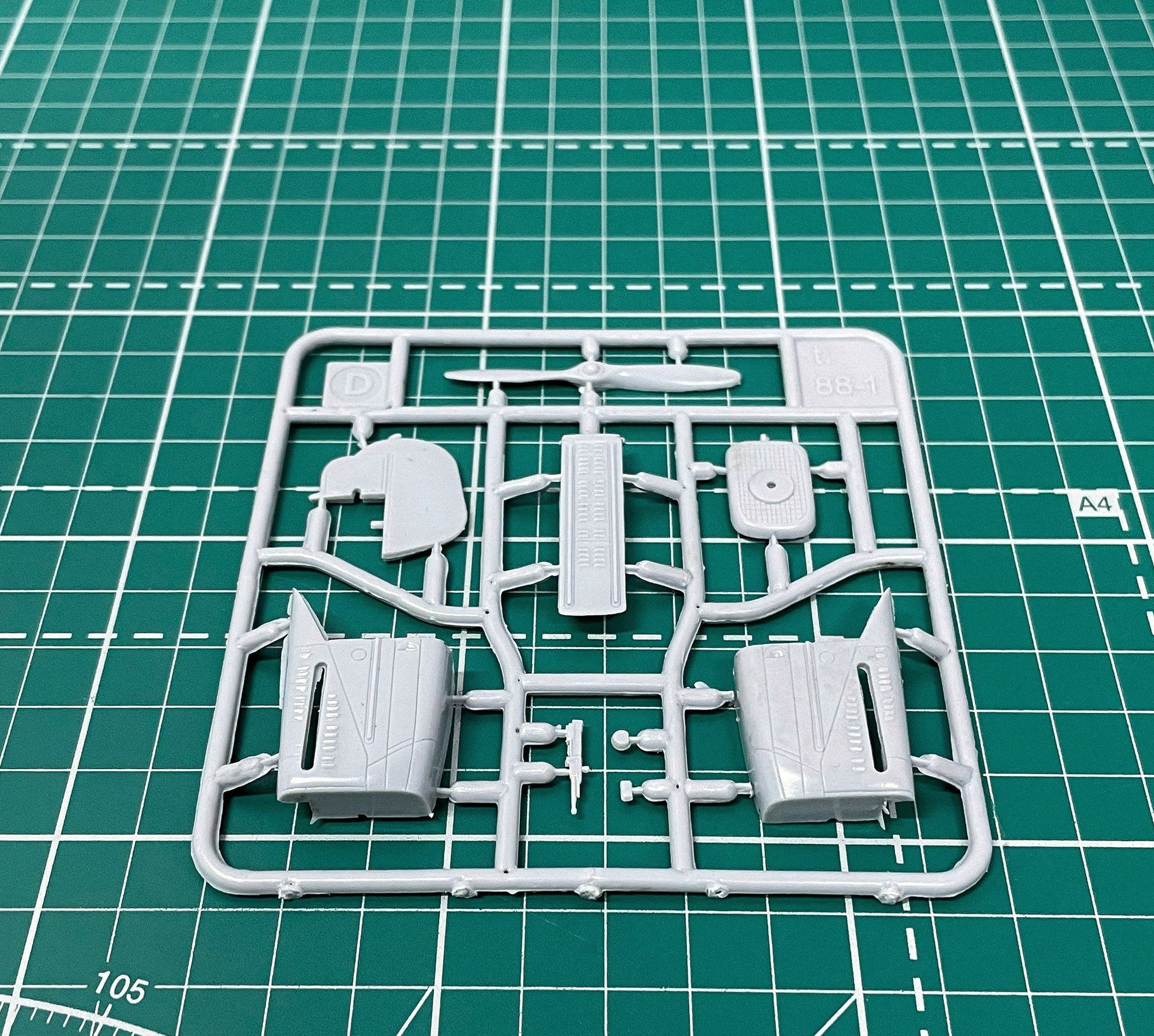 Kawasaki KOA type 88-1, Biplane Aircraft Model Kit Scale 1:72 SOVA-M SVM 72021