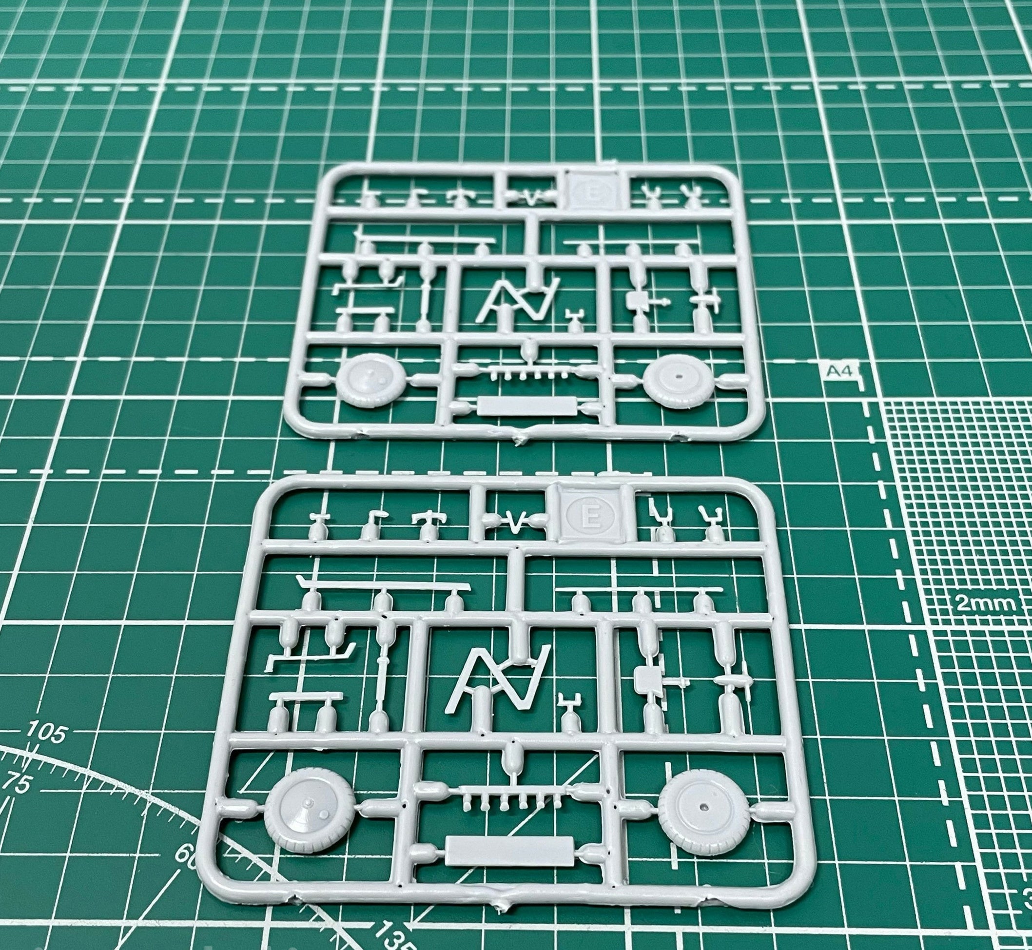 Kawasaki KOA type 88-1, Biplane Aircraft Model Kit Scale 1:72 SOVA-M SVM 72021