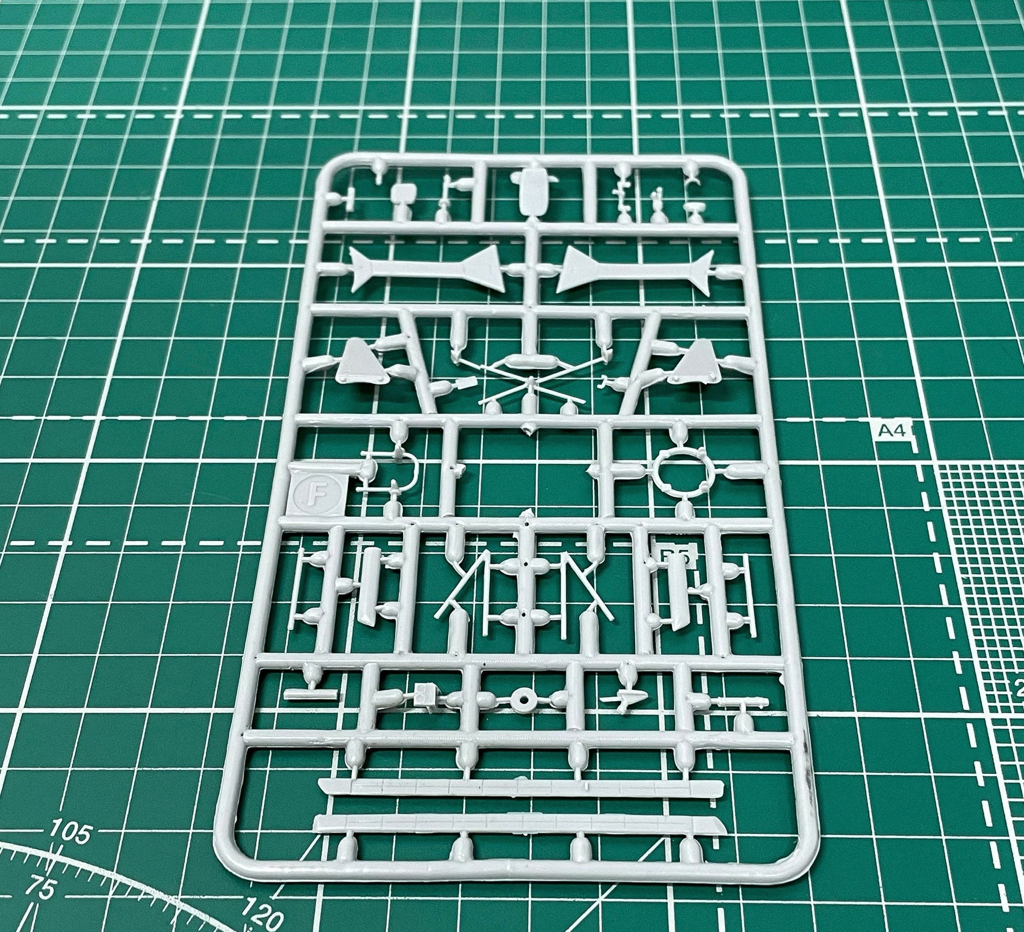 Kawasaki KOA type 88-1, Biplane Aircraft Model Kit Scale 1:72 SOVA-M SVM 72021