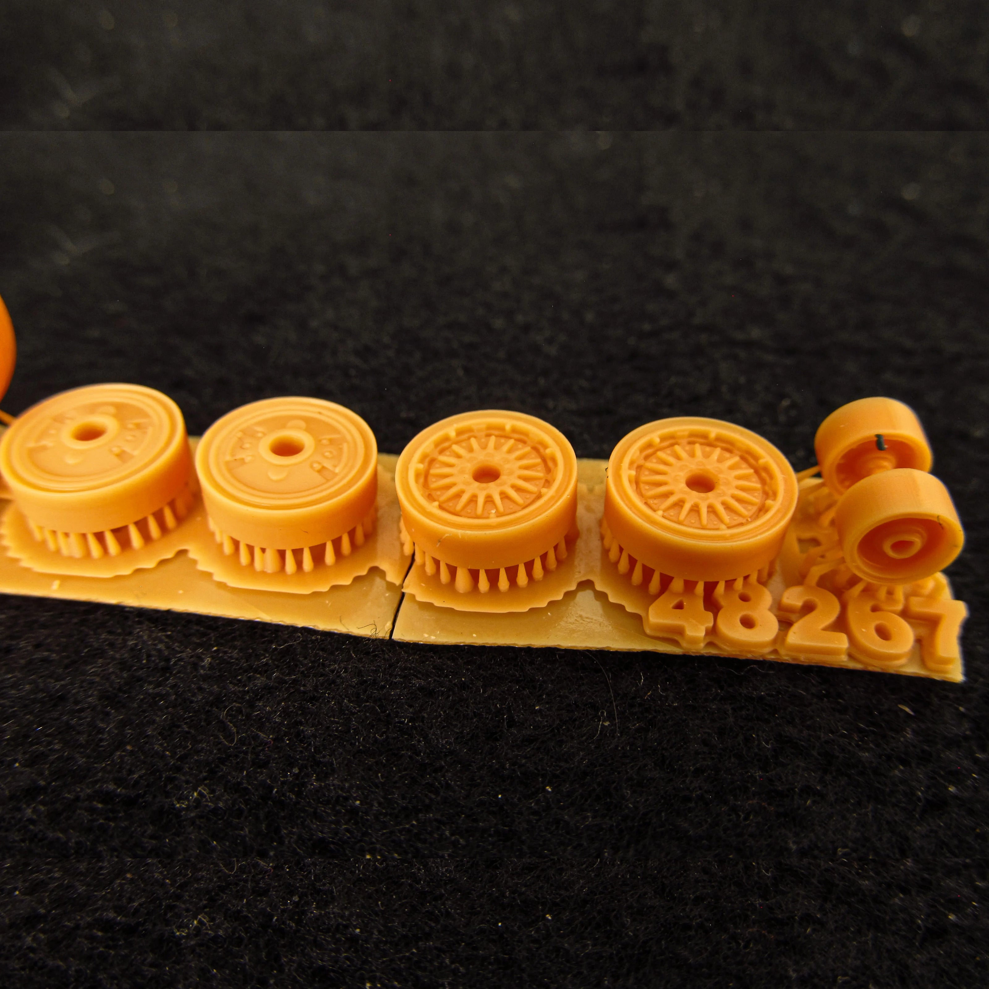 McDonnell Douglas F-4 Phantom II (C/D/E/F/G) Wheels Scale 1:48 Metallic Details MDR48267