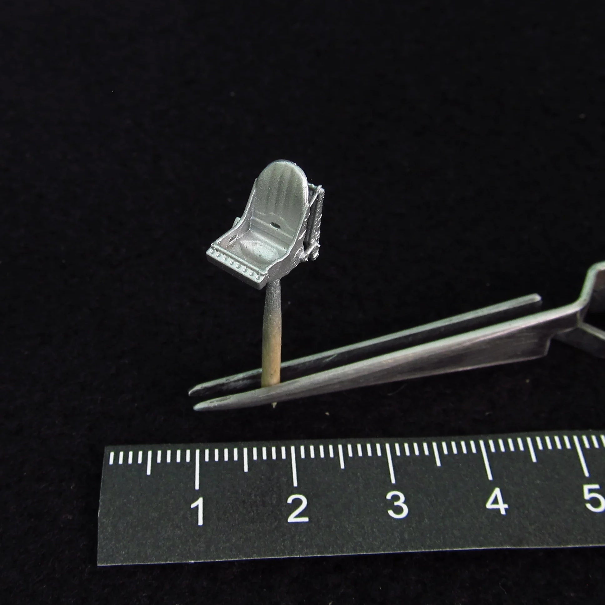 Spitfire Seat + 3D Decals Detailing set 2 pcs (3D-Printed) Scale 1:72 Metallic Details MDR72111 - For Aircraft Kit Model
