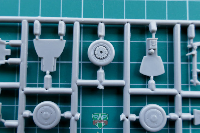 Modelsvit 72006 Plastic model aicraft kit Scale 1:72 Su-7B