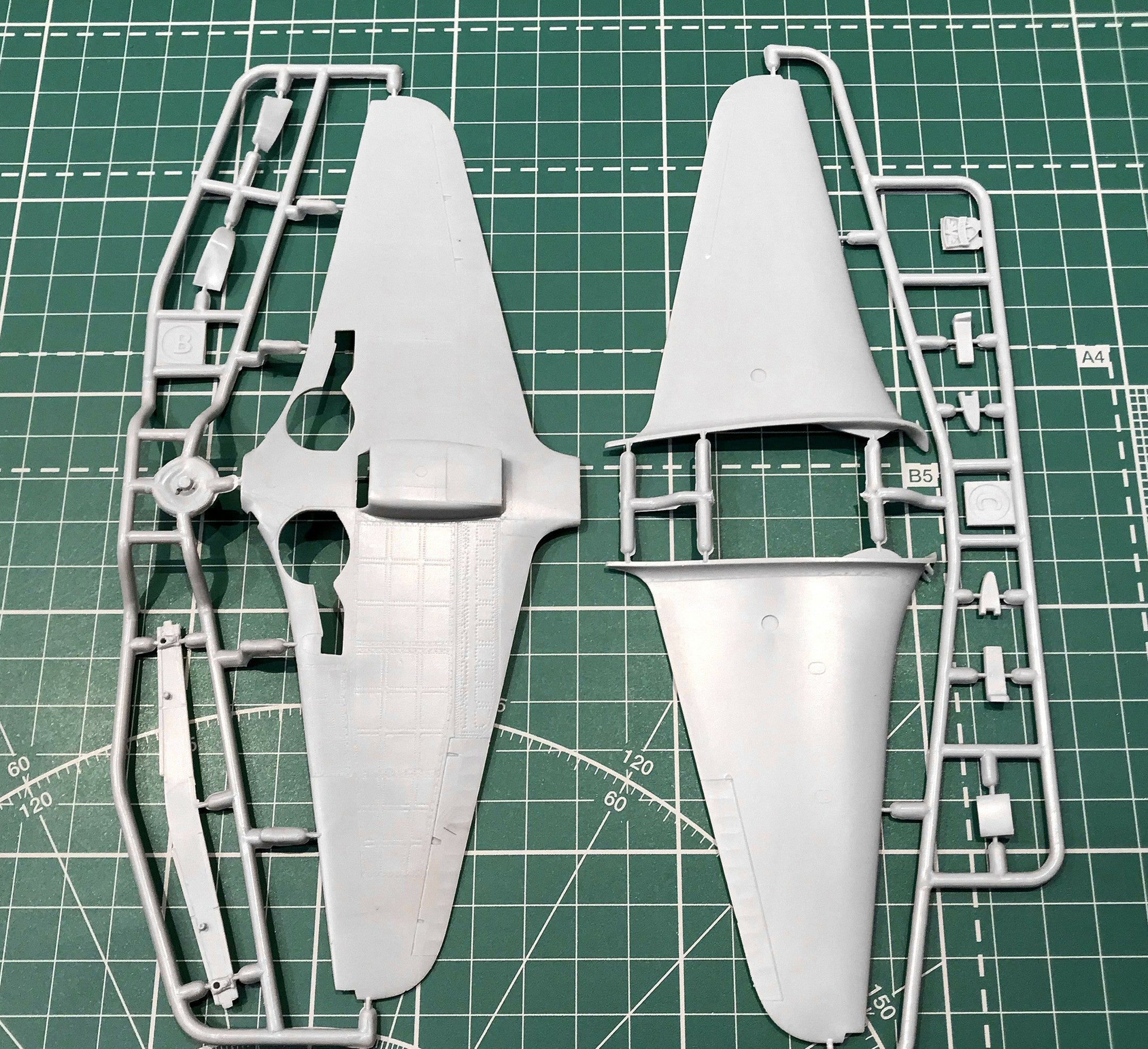 Modelsvit 4812 Plastic model aicraft kit Scale 1:48 Yak-9TD