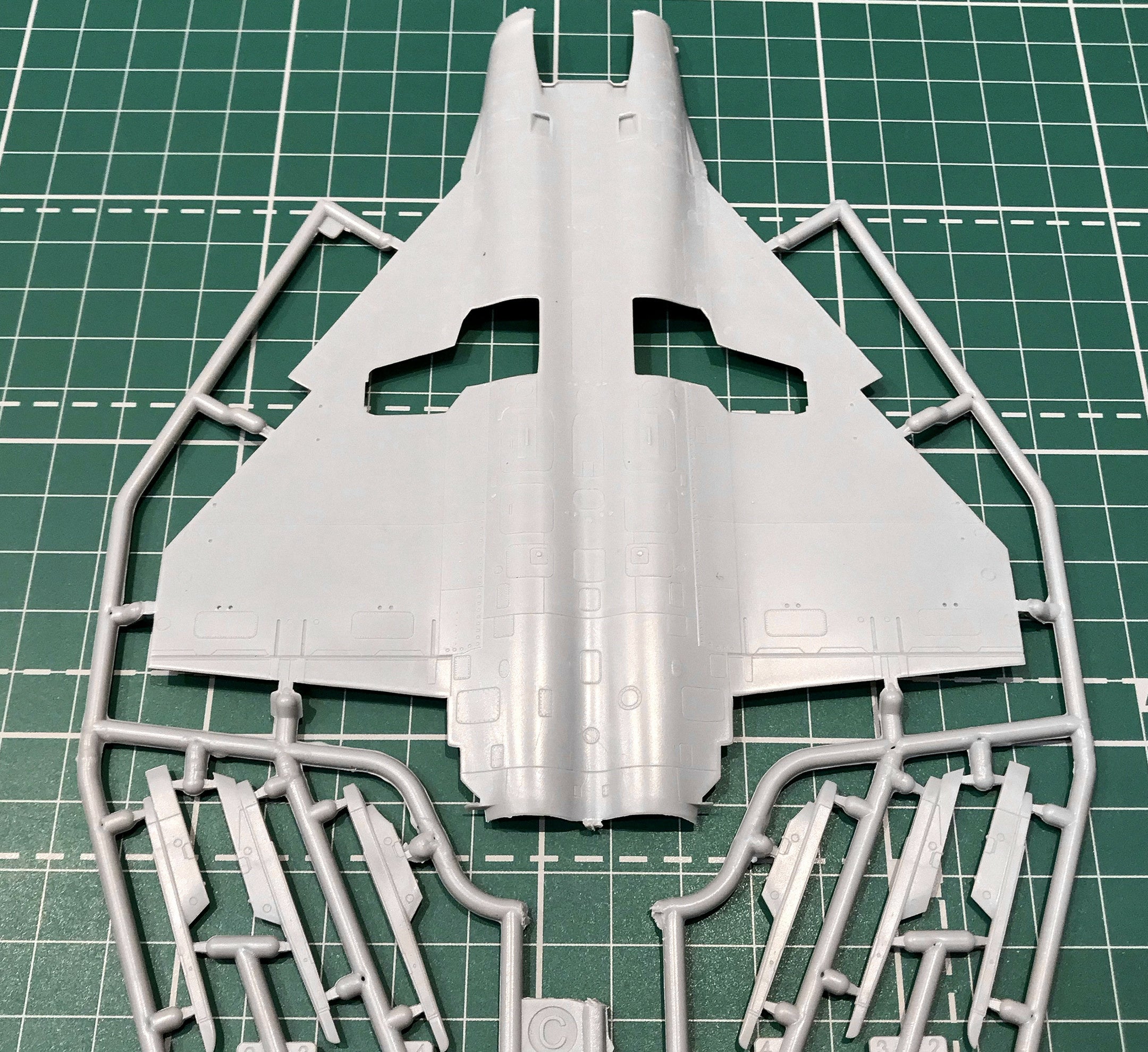 Modelsvit 72053 Plastic model aicraft kit Scale 1:72 Mirage 4000 w/Weapons