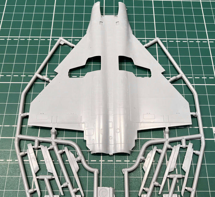 Modelsvit 72053 Plastic model aicraft kit Scale 1:72 Mirage 4000 w/Weapons