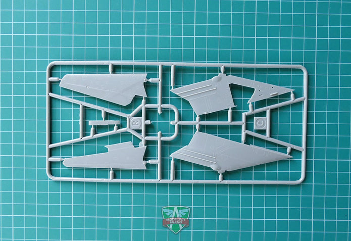 Modelsvit 72020 Plastic model aicraft kit Scale 1:72 Su-20 fighter-bomber