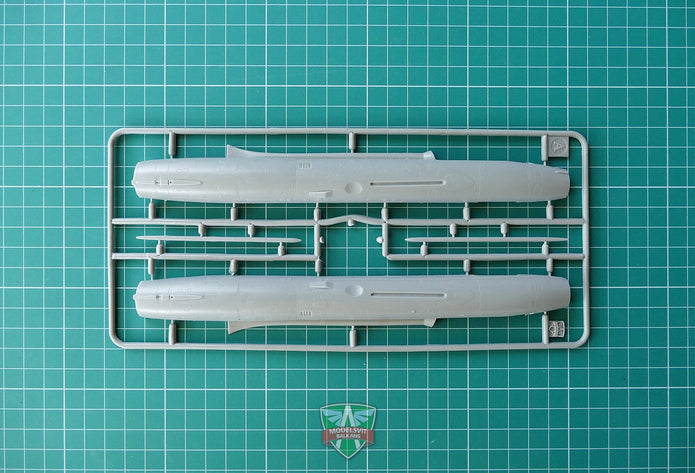 Modelsvit 72005 Plastic model aicraft kit Scale 1:72 SU-7 U