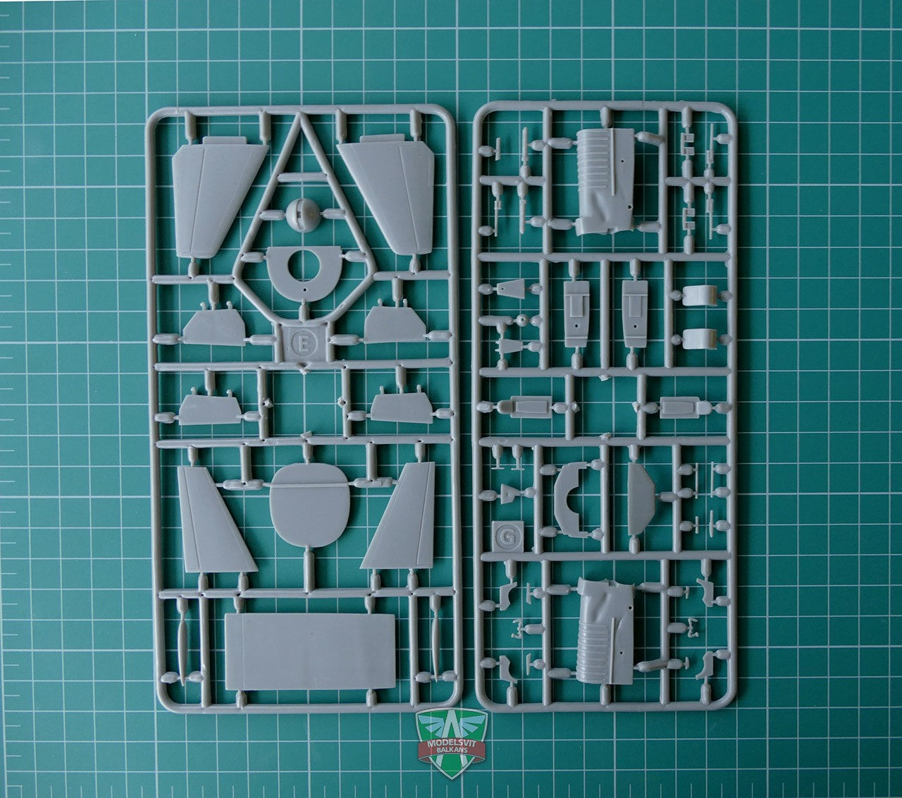 Modelsvit 72016 Plastic model aicraft kit Scale 1:72 Tupolev Tu-91 'Boot' Soviet naval attack aircraft