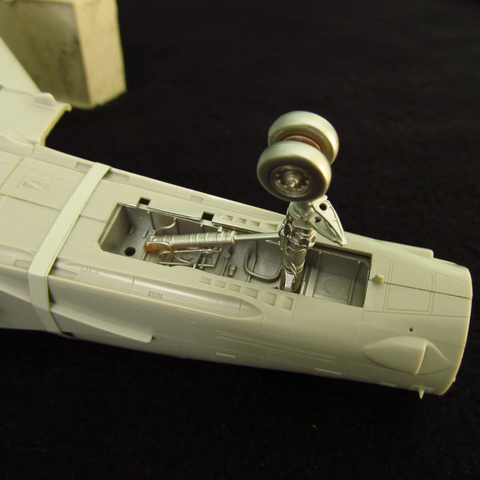McDonnell Douglas F-4 Phantom II (J/S), Landing Gears, Wheels (for Hasegawa) Scale 1:48 Metallic Details MDR48250