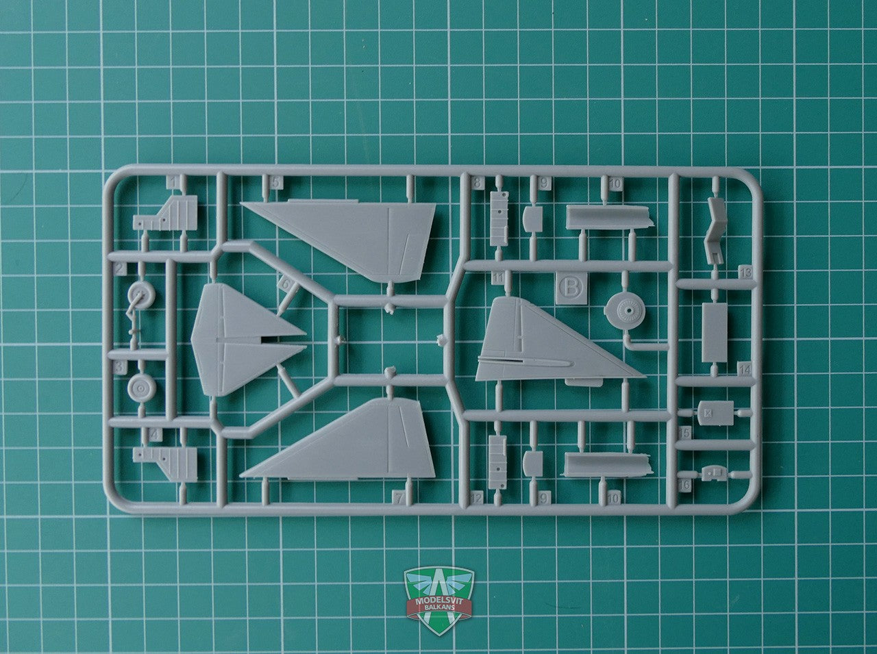 Modelsvit 72026 Plastic model aicraft kit Scale 1:72 Yak-1000