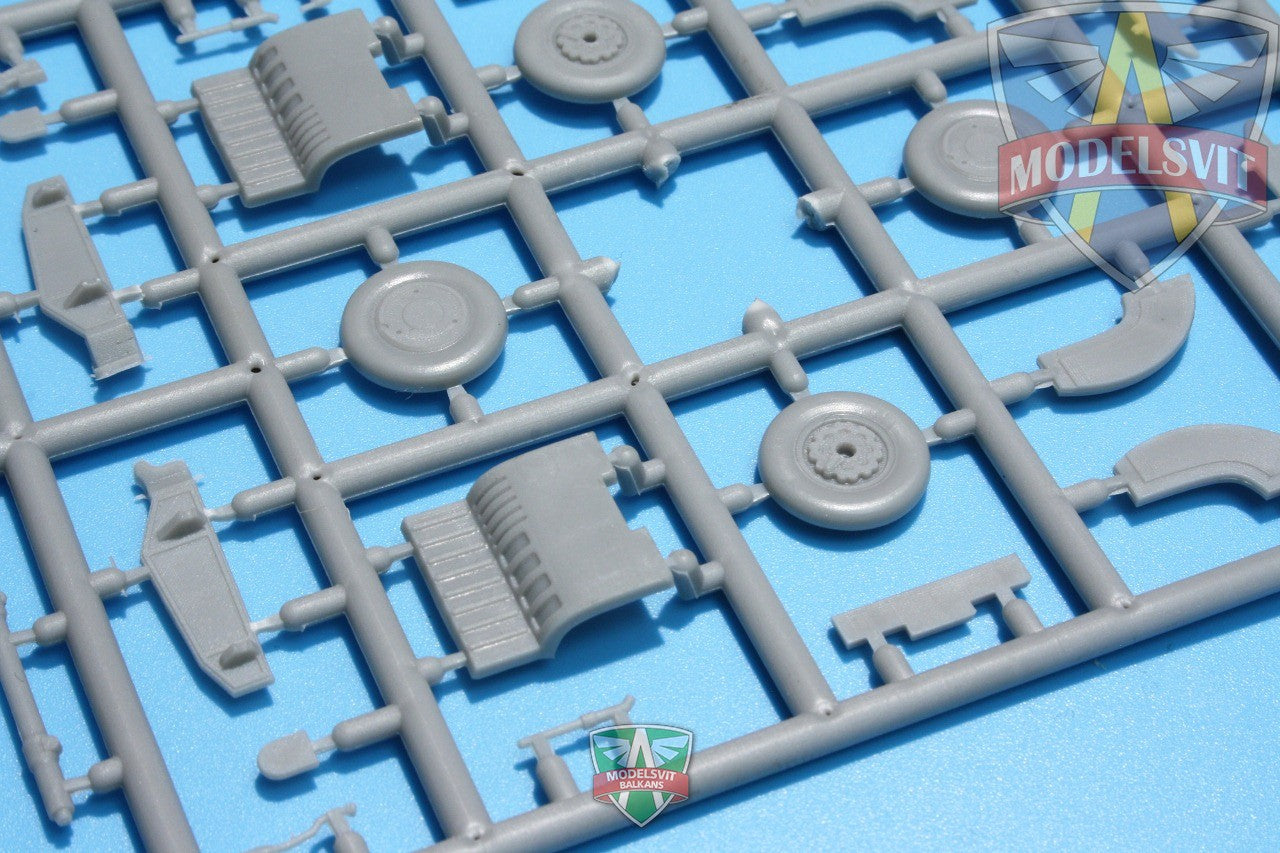 Modelsvit 72030 Plastic model aicraft kit Scale 1:72 E-152M