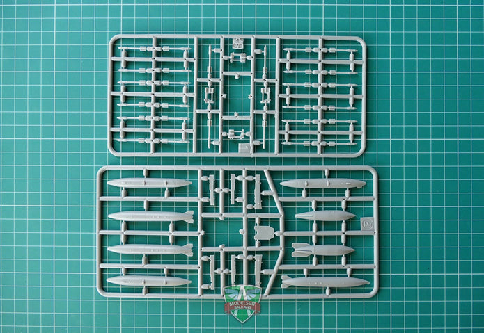 Modelsvit 72005 Plastic model aicraft kit Scale 1:72 SU-7 U