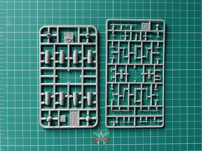 Modelsvit 72002 Plastic model aicraft kit Scale 1:72 SU-7 BMK