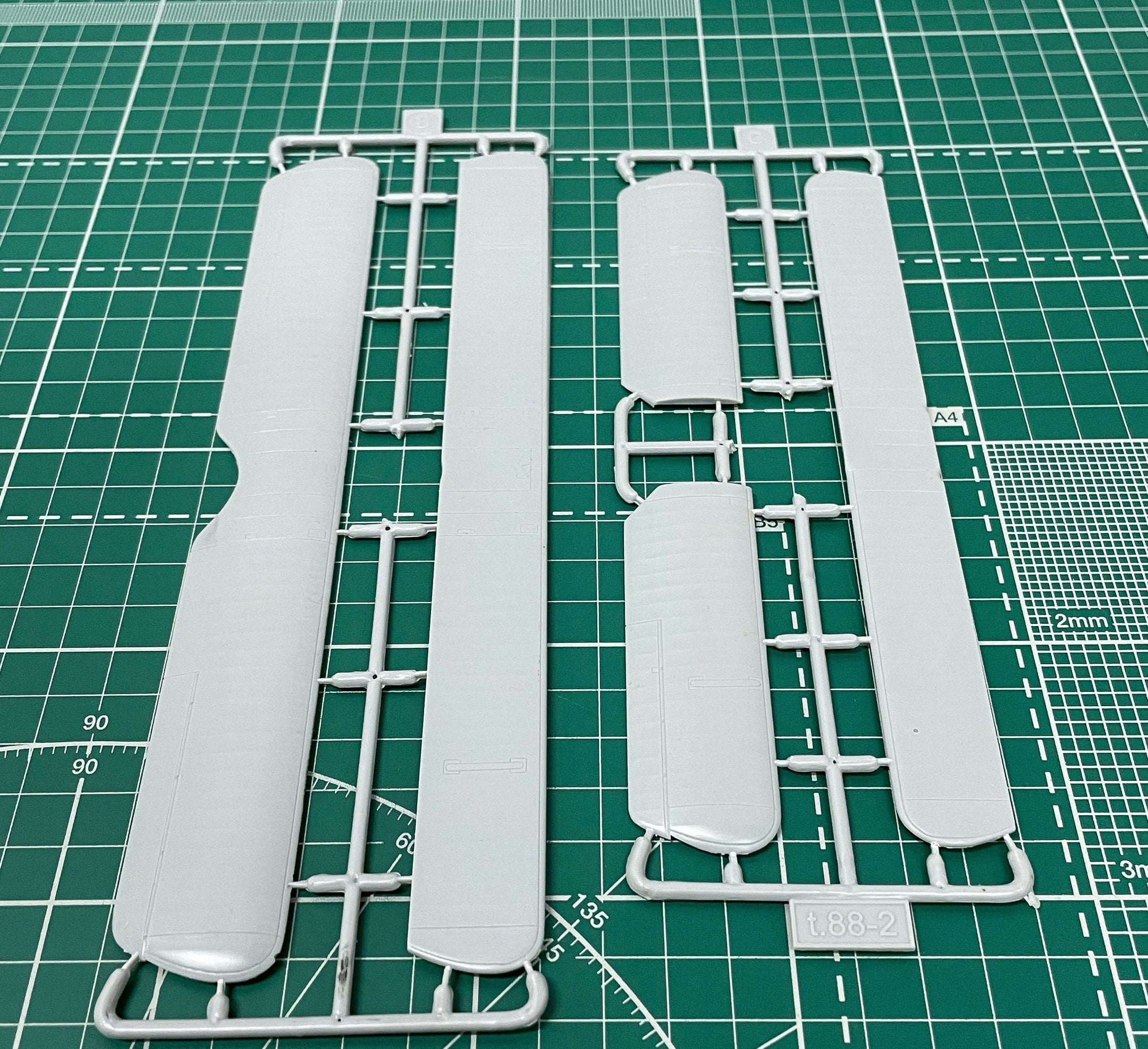 Kawasaki KOA type 88-2, Biplane Aircraft Model Kit Scale 1:72 SOVA-M SVM 72022