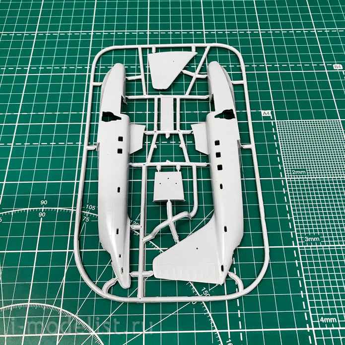Beriev Be-8 (With water skis & hydrofoils), Aircraft Model Kit Scale 1:72 SOVA-M SVM 72025