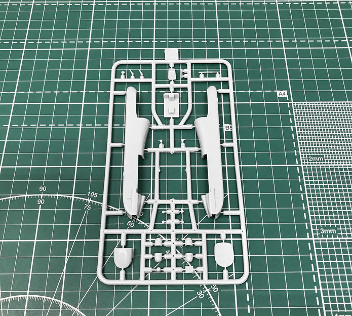 Northrop Grumman Firebird OPV w/ reconn, containers, Aircraft Model Kit Scale 1:72 SOVA-M SVM 72002