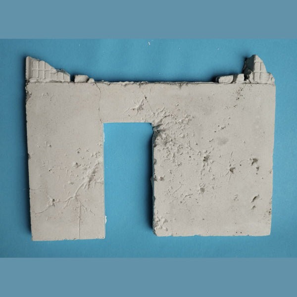 Material for diorama. destroyed house wall and entrance. material - gypsum, resin. Weight 900 gr Scale 1:35 DAN Models DM 35337