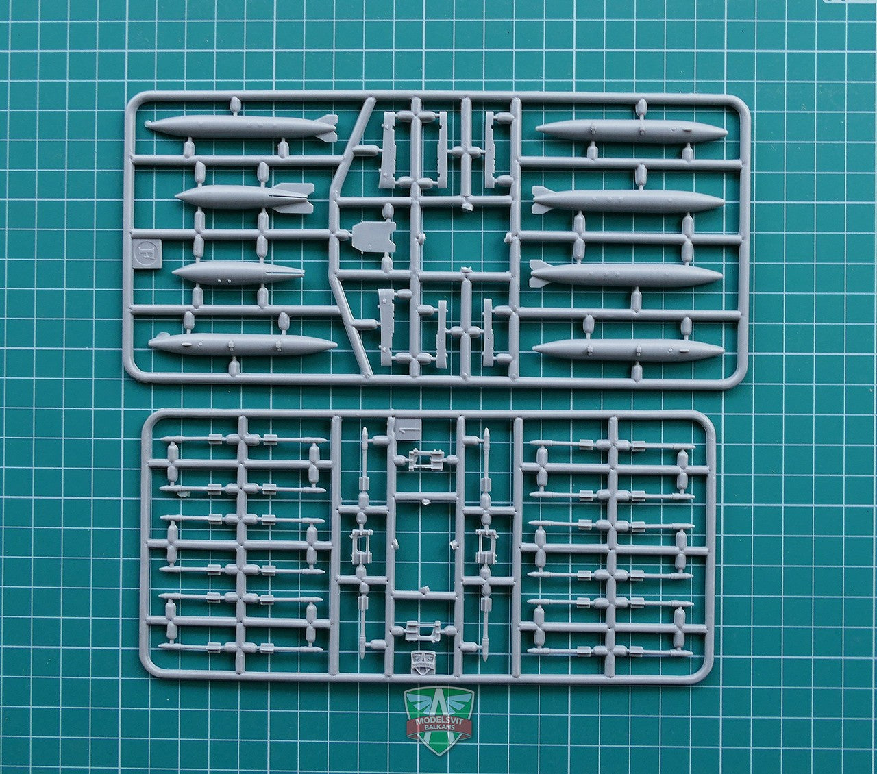 Modelsvit 72006 Plastic model aicraft kit Scale 1:72 Su-7B