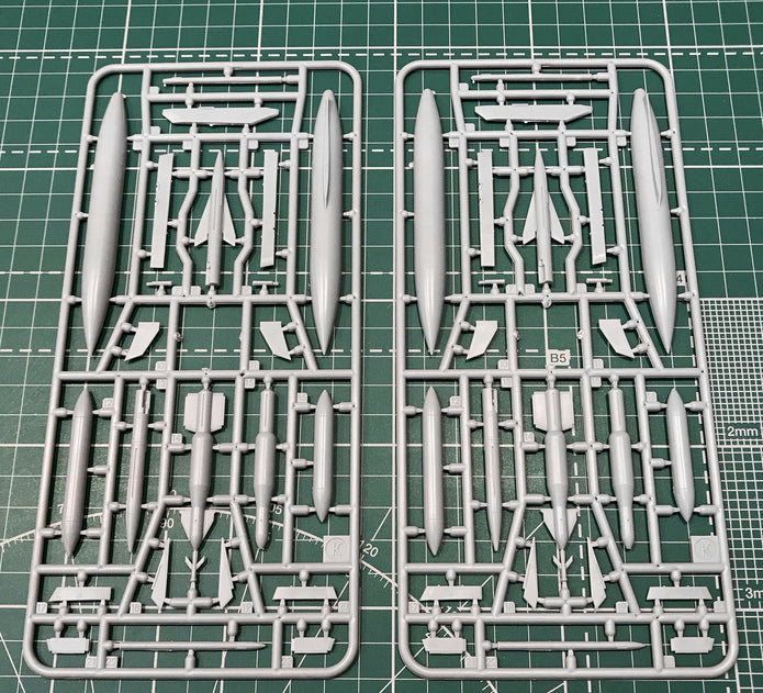 Modelsvit 72053 Plastic model aicraft kit Scale 1:72 Mirage 4000 w/Weapons