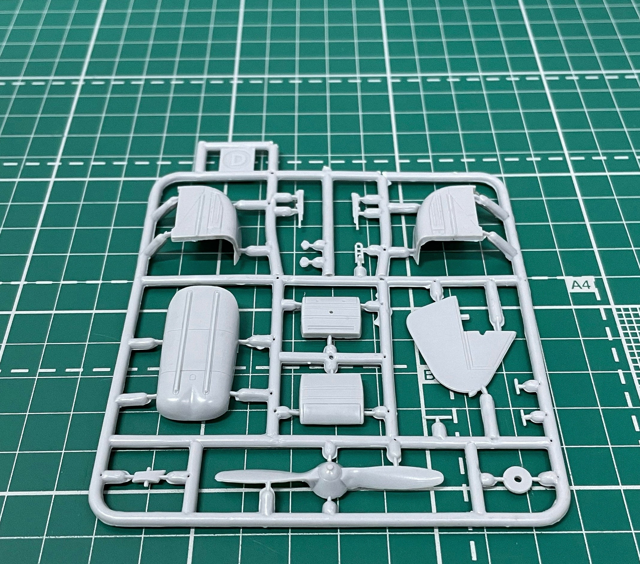 Kawasaki KOA type 88-2, Biplane Aircraft Model Kit Scale 1:72 SOVA-M SVM 72022