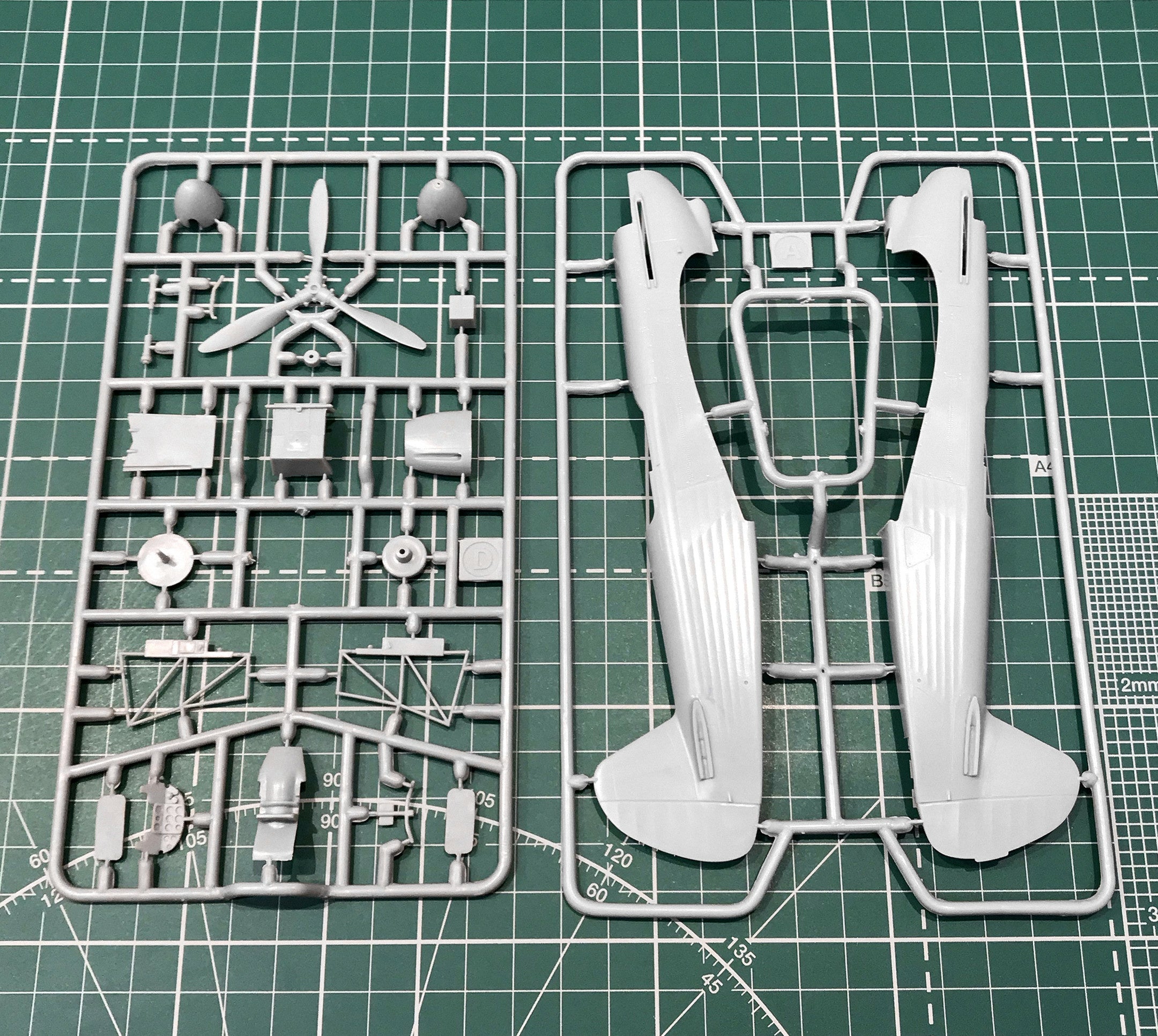 Modelsvit 4812 Plastic model aicraft kit Scale 1:48 Yak-9TD