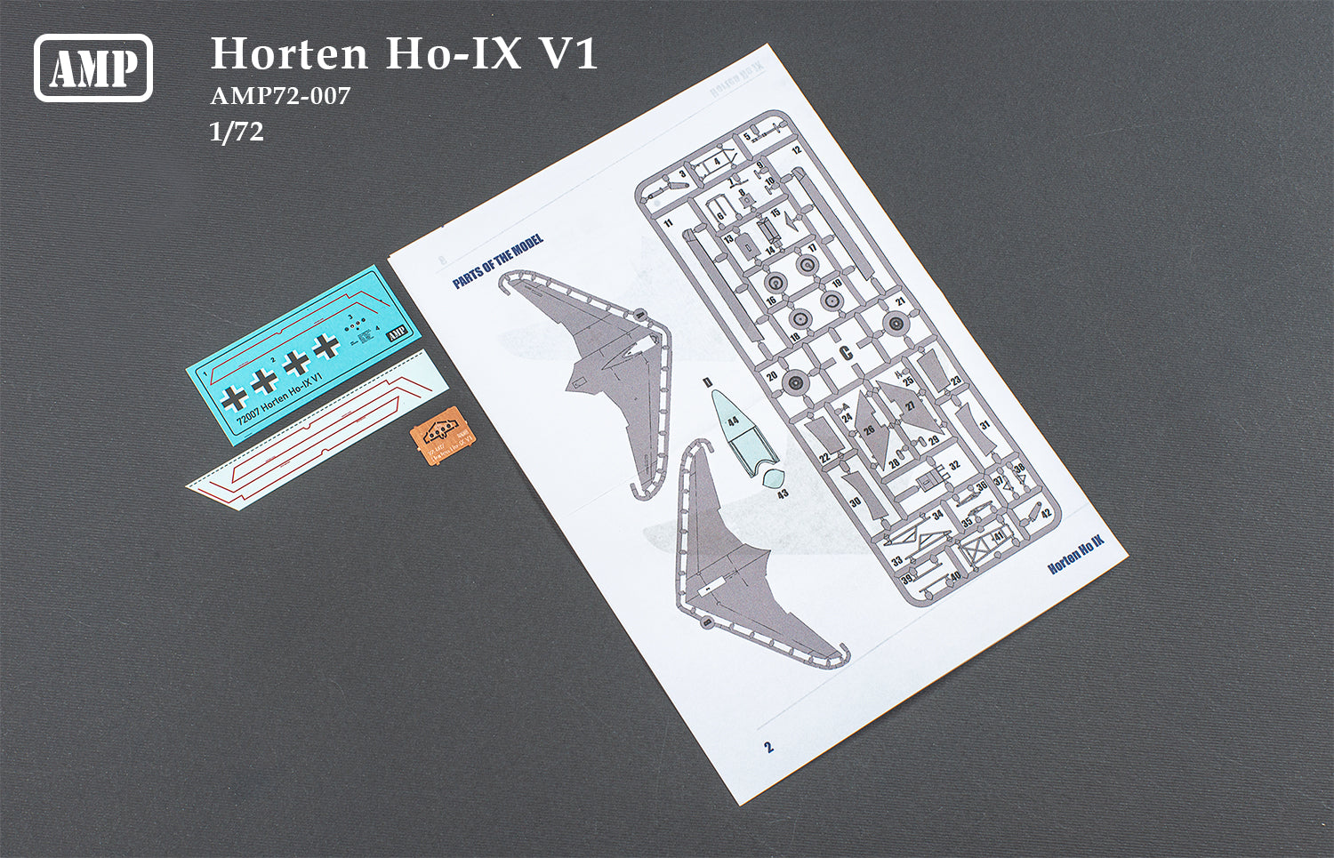 Horten H.IX V1, German Experimental Glider Scale 1:72 AMP 72007 Plastic Model Aircraft Kit