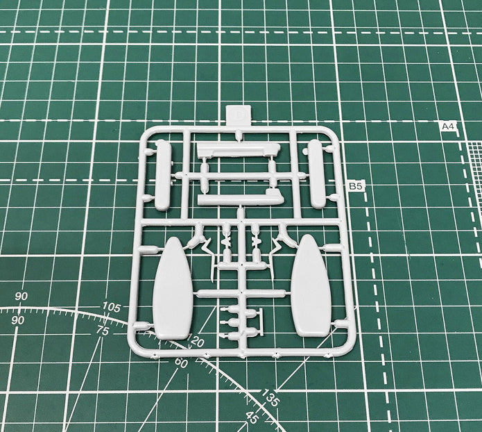 Northrop Grumman Firebird OPV w/ reconn, containers, Aircraft Model Kit Scale 1:72 SOVA-M SVM 72002