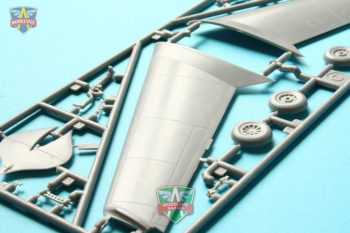 Modelsvit 4808 Plastic model aircraft kit Scale 1:48 XP-55 Ascender