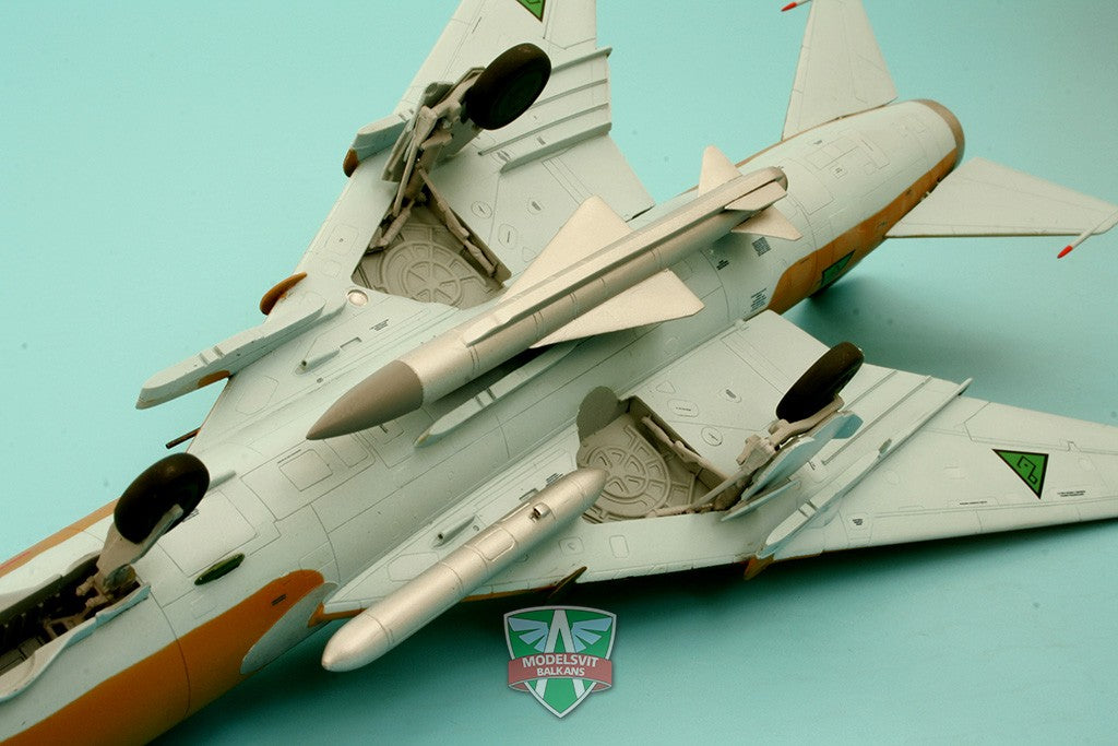 Modelsvit 72020 Plastic model aicraft kit Scale 1:72 Su-20 fighter-bomber