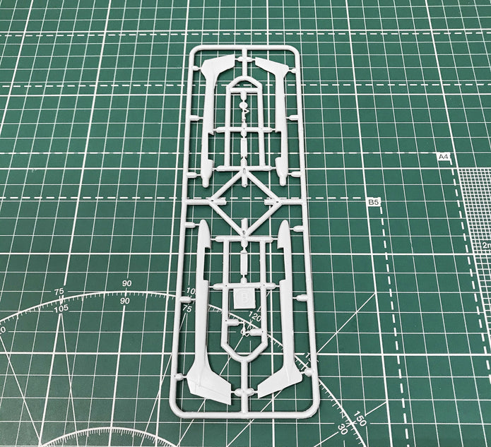 Northrop Grumman Firebird OPV w/ reconn, containers, Aircraft Model Kit Scale 1:72 SOVA-M SVM 72002