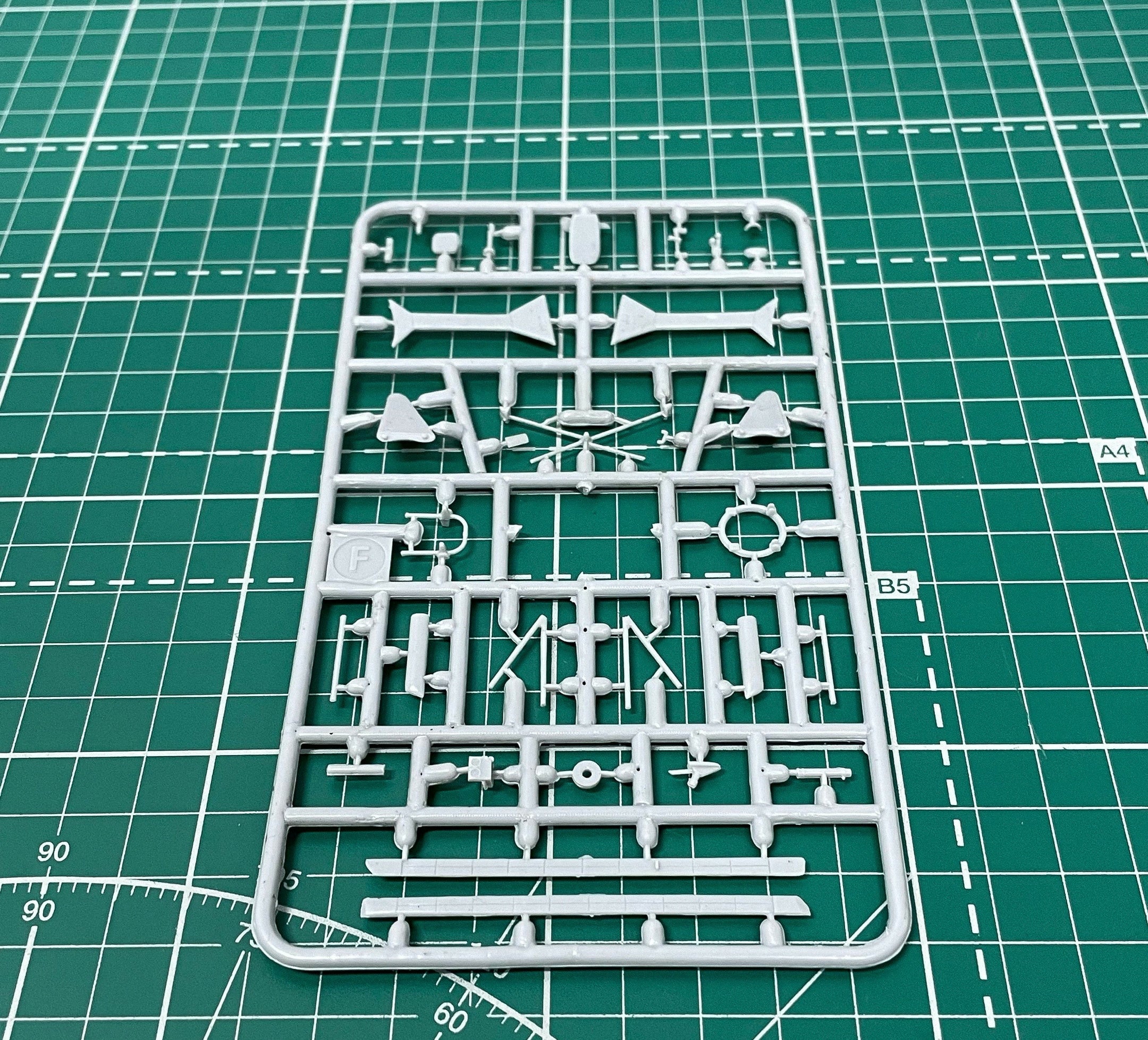 Kawasaki KOA type 88-2, Biplane Aircraft Model Kit Scale 1:72 SOVA-M SVM 72022
