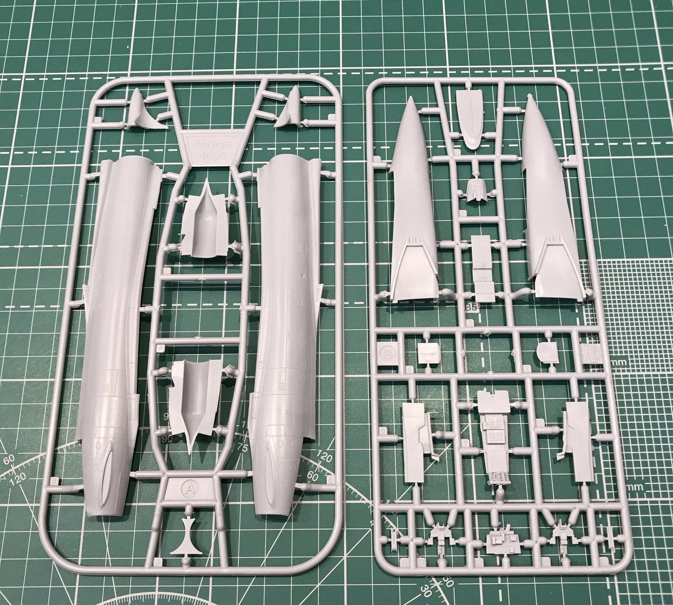 Modelsvit 72053 Plastic model aicraft kit Scale 1:72 Mirage 4000 w/Weapons