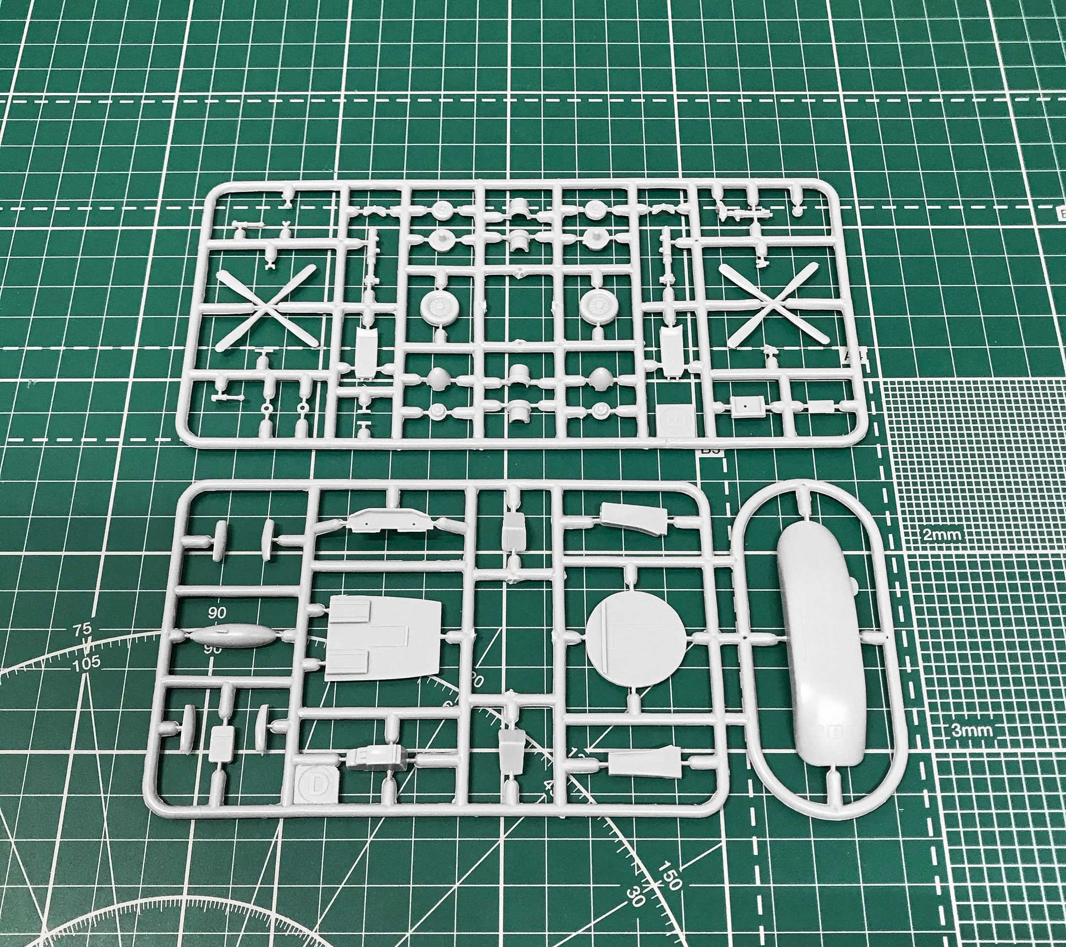 JetStream-32ER, Passenger Aircraft Model Kit Scale 1:72 SOVA-M SVM 72010