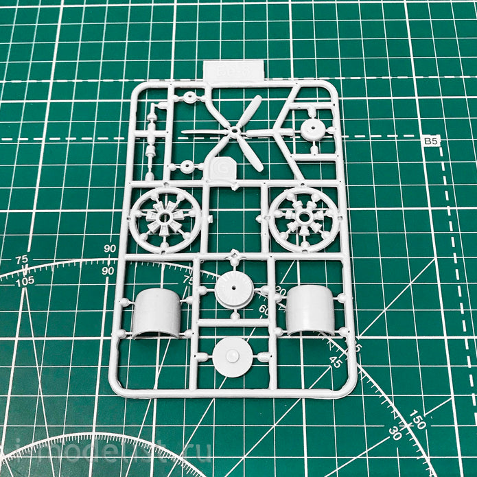 Beriev Be-8 (With water skis & hydrofoils), Aircraft Model Kit Scale 1:72 SOVA-M SVM 72025