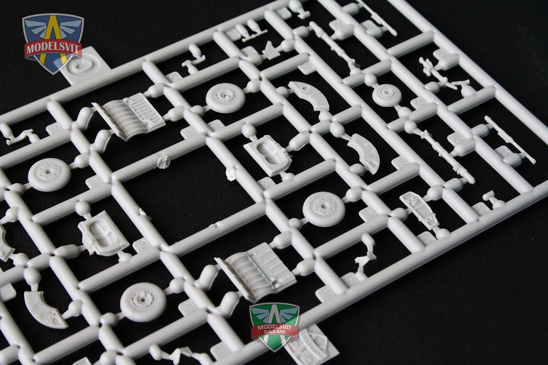 Modelsvit 72042 Plastic model aicraft kit Scale 1:72 MiG-21 F-13 Supersonic jet fighter