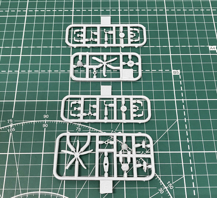 Northrop Grumman Firebird OPV w/ reconn, containers, Aircraft Model Kit Scale 1:72 SOVA-M SVM 72002