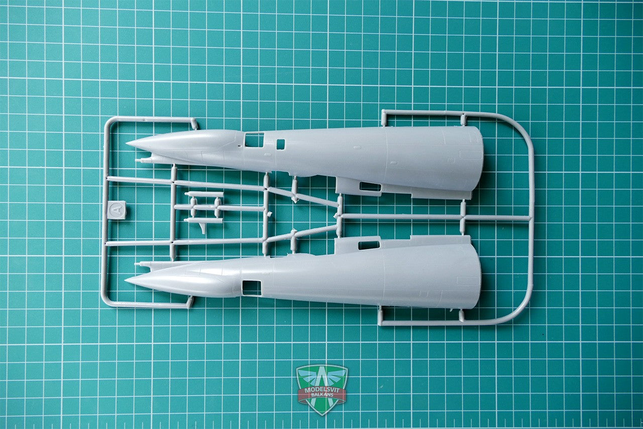 Modelsvit 72046 Plastic model aicraft kit Scale 1:72 Tupolev Tu-22KDP