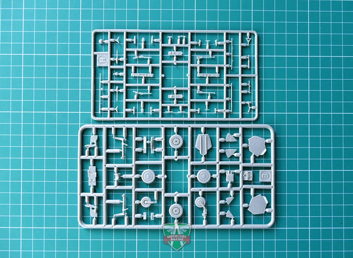 Modelsvit 72017 Plastic model aicraft kit Scale 1:72 Su-17 early