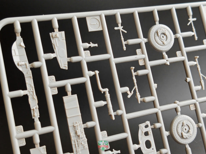 Modelsvit 4818 Plastic model aicraft kit Scale 1:48 F-82 F/G Twin Mustang