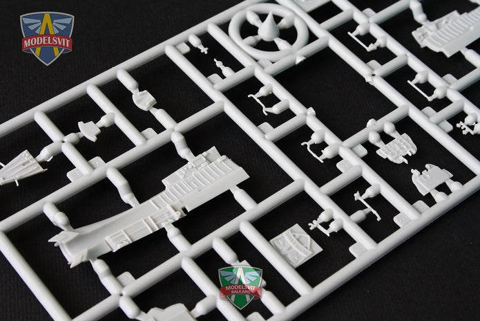 Modelsvit 72042 Plastic model aicraft kit Scale 1:72 MiG-21 F-13 Supersonic jet fighter