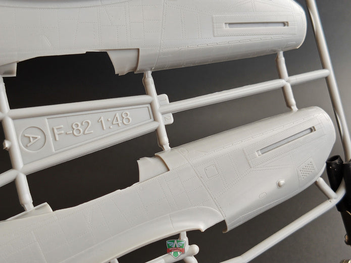 Modelsvit 4818 Plastic model aicraft kit Scale 1:48 F-82 F/G Twin Mustang