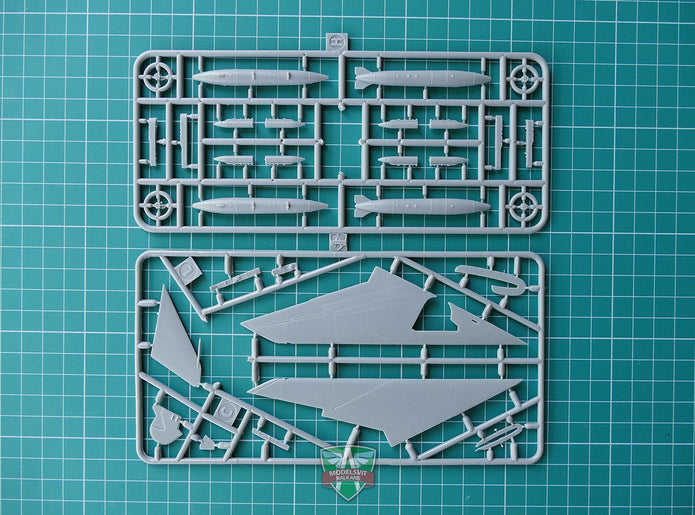 Modelsvit 72007 Plastic model aicraft kit Scale 1:72 Su-7