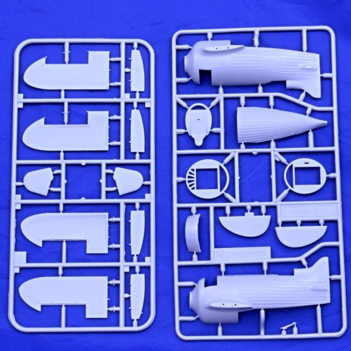 Gee Bee R1/2 Model 1934 Plastic Model Aicraft Kit Scale 1:48 A&A Models AAM4808
