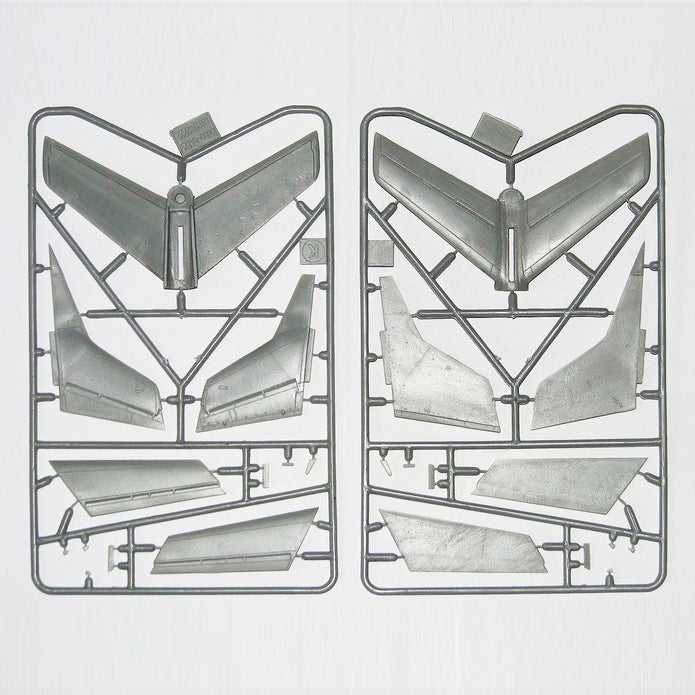 Ilyushin IL-102 Experimental ground-attack Model Aircraft Kit Scale 1:72 A&A Models AAM7211