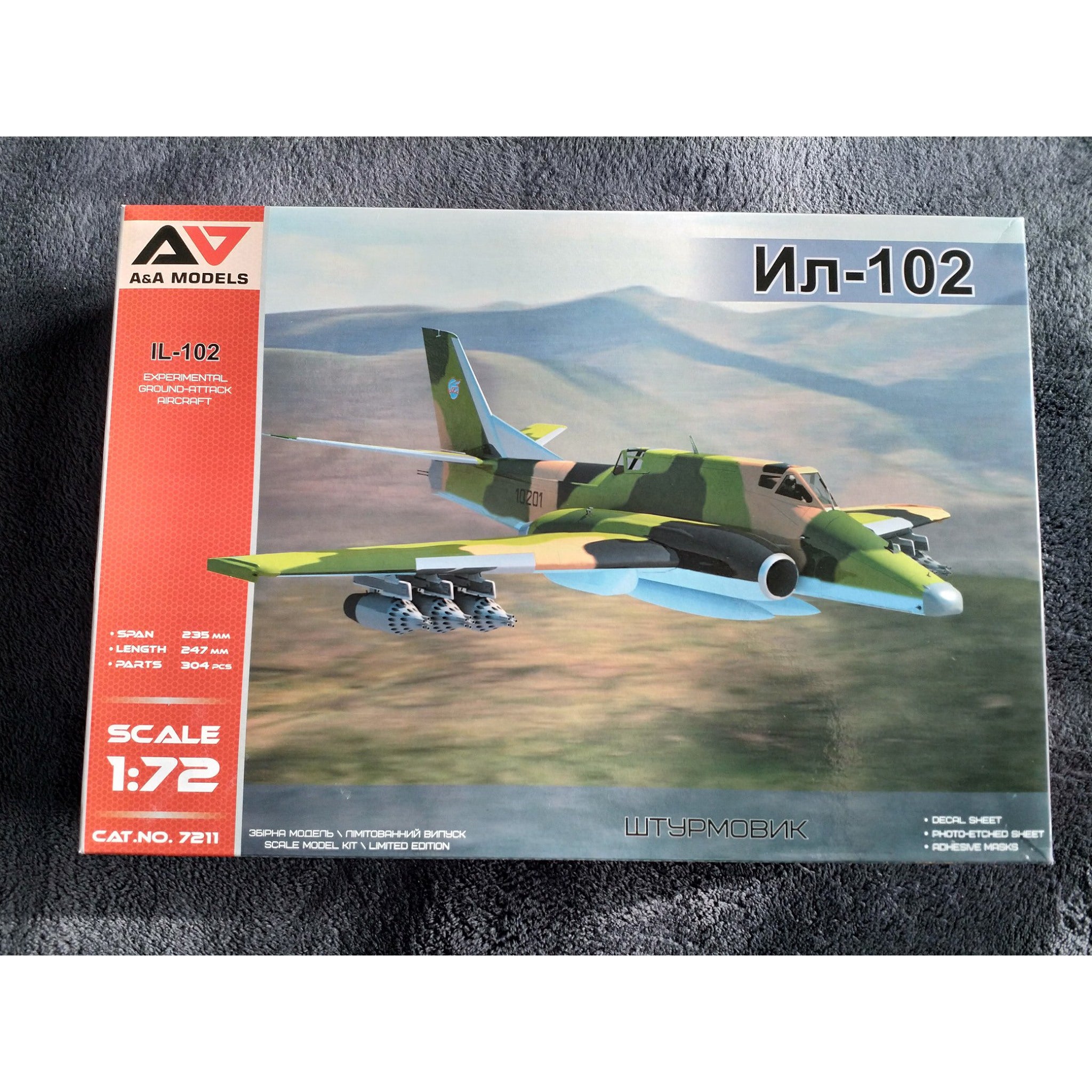 Ilyushin IL-102 Experimental ground-attack Model Aircraft Kit Scale 1:72 A&A Models AAM7211
