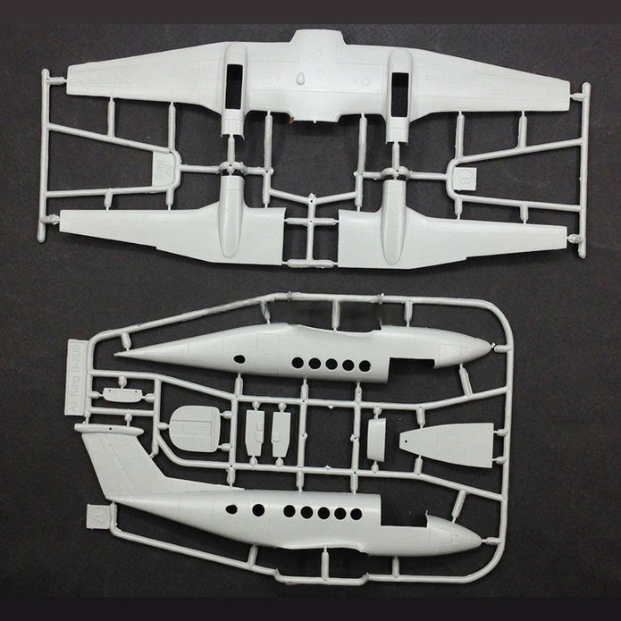 Beechcraft C-12 Huron Aircraft Models Kit Scale 1:72 A&A Models AAM7237